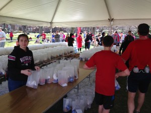 Very ordered food hand out